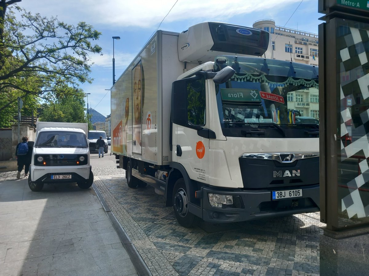 lívance jedině z droždí tweet media