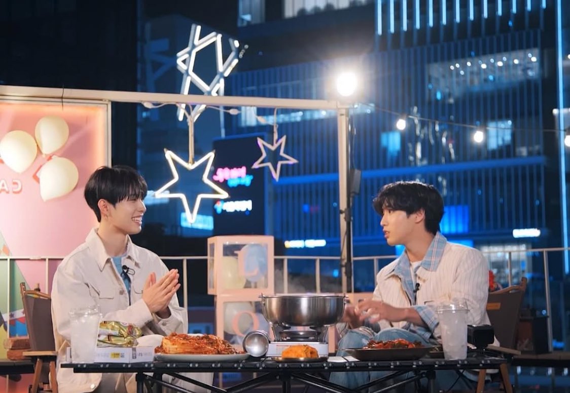 우와 한지성 최애로 데뷔하면 이런것도 해주는군아