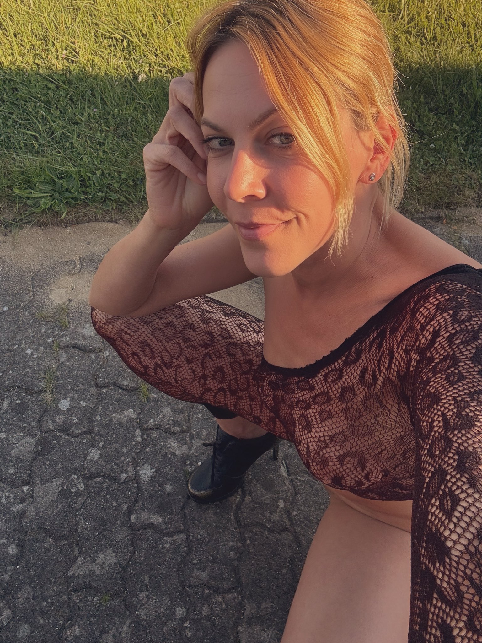 Oh…was habe ich wohl wieder angestellt ? Und was würdest du mit mir anstellen ? Achso… Link für ALLES von mir…in Bio !! 🫦🫦 #mileyweasel https://t.co/9WRd4SG2zW