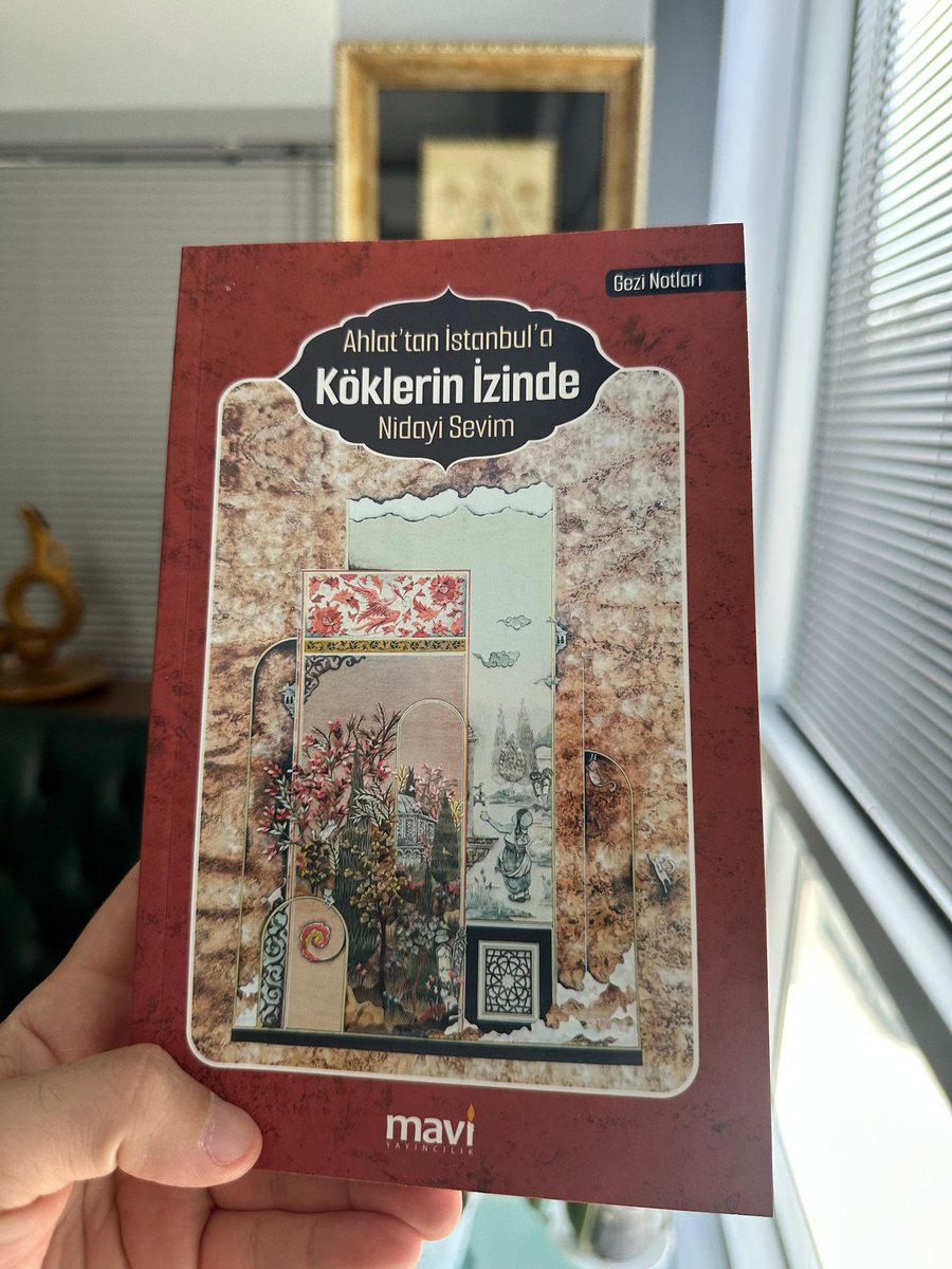 İstanbul yoğunluklu gezi-mekân yazılarından oluşan 8. kitabımız Mavi Yayıncılık tarafından neşredildi. İstanbul'u, medeniyetimizin inceliklerini keşfetmeye ömür, anlatmaya kelimeler kifâyet etmez.

"Başarım ancak Allah’ın yardımı iledir."