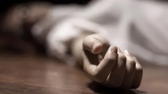 बिहार के दानापुर में एक 3 साल की मासूम की ज़िंदगी नशे में धुत हैवानियत की भेंट चढ़ी। यह सिर्फ अपराध नहीं, हमारे समाज की विफलता है। हमें न्याय और सुरक्षा के लिए आवाज़ उठानी होगीl