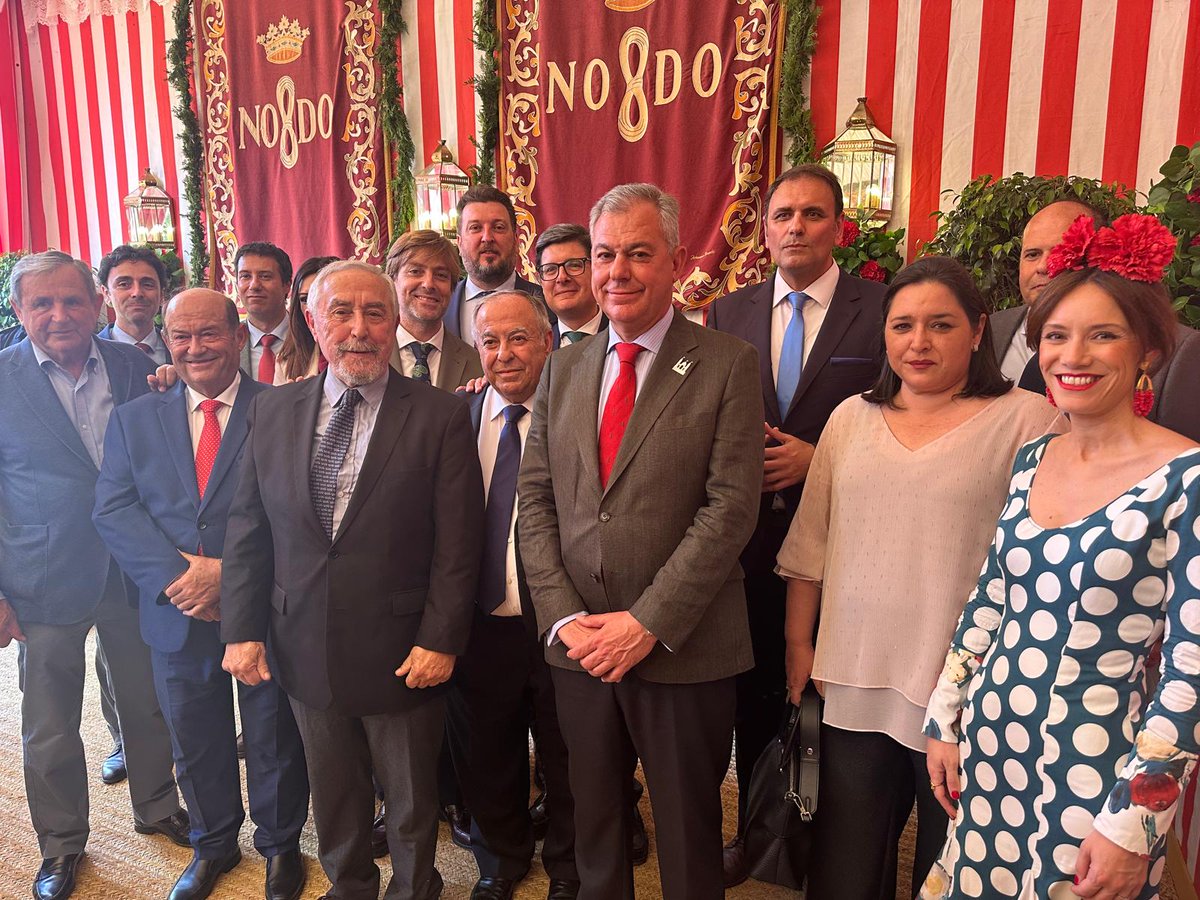 El presidente del <a href="/ParquePICA/">P. Empresarial PICA</a>, <a href="/FranRinconl/">Fran Rincón 🇪🇦🇪🇺</a>, y el vicepresidente, Eduardo Castro, estuvieron presentes en la recepción oficial en la caseta del <a href="/Ayto_Sevilla/">Ayuntamiento de Sevilla</a> junto con el alcalde <a href="/jlsanzalcalde/">José Luis Sanz</a>.

Agradecemos al Ayuntamiento la invitación. #ParquesEmpresariales #FeriadeAbril2025