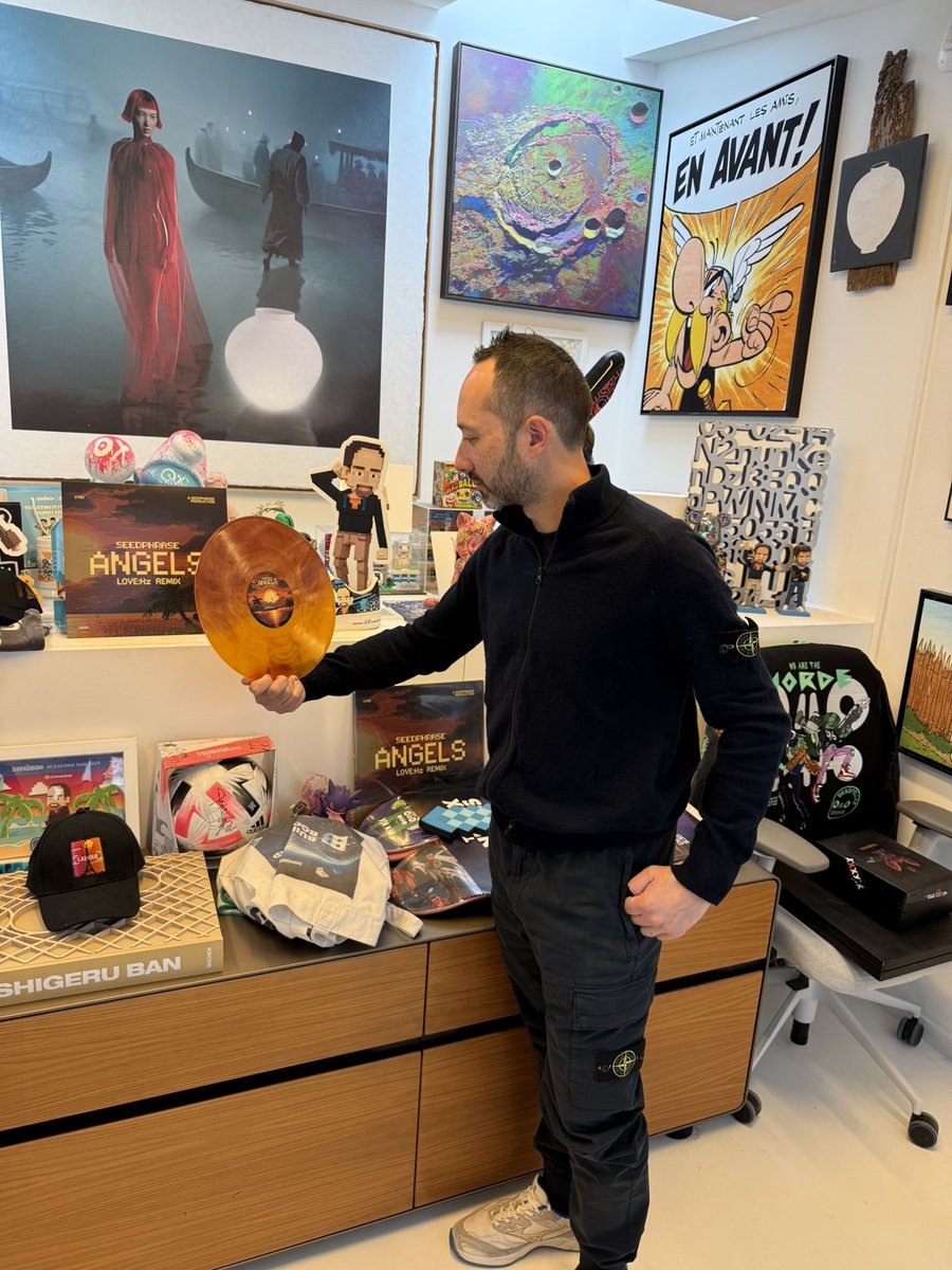 Sebastien ๐ (@borgetsebastien) on Twitter photo Just received the "Seedphrase Angels LOVE:Hz Remix" collector vinyl by <a href="/seedphrase/">seedphrase</a> - loving it's unique design ๐คฉ Just received the "Seedphrase Angels LOVE:Hz Remix" collector vinyl by <a href="/seedphrase/">seedphrase</a> - loving it's unique design ๐คฉ