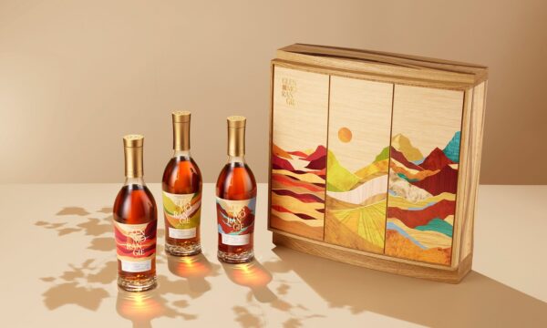 FAB News (@fabnewslive) on Twitter photo Butterfly Cannon blends the worlds of fine #wine & #whisky, with the creation of Glenmorangieās Wine Cask Collection fabnews.live/butterfly-cann⦠<a href="/ButterflyCannon/">Butterfly Cannon</a> <a href="/TheGlenmorangie/">Glenmorangie</a> #FABNews Butterfly Cannon blends the worlds of fine #wine & #whisky, with the creation of Glenmorangieās Wine Cask Collection fabnews.live/butterfly-cann⦠<a href="/ButterflyCannon/">Butterfly Cannon</a> <a href="/TheGlenmorangie/">Glenmorangie</a> #FABNews