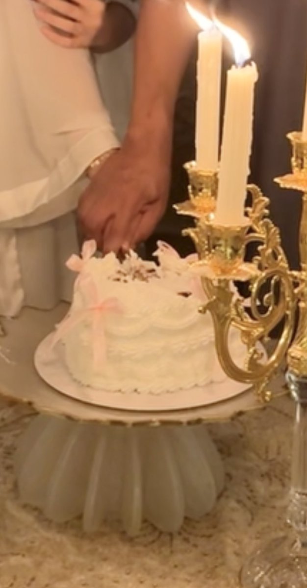 رَهف tweet media