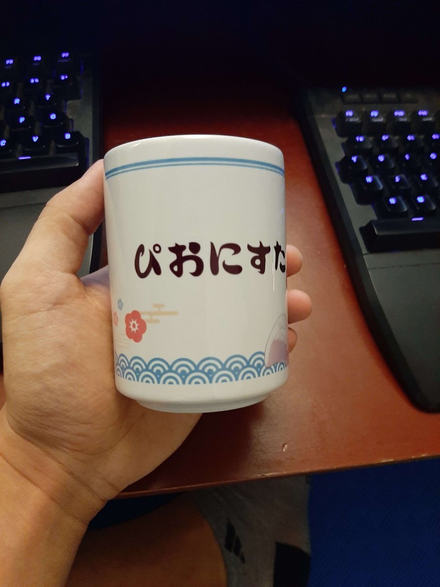 noty4m4's tweet photo. My first ever VTuber merch purchase - Yukinoshita Peo's Yunomi cup. I love the design, and the quality feels really nice when holding it! I will be using this everyday to enjoy my drinks 🙏

 #雪乃下ぴお https://t.co/MKAJnOxC6E