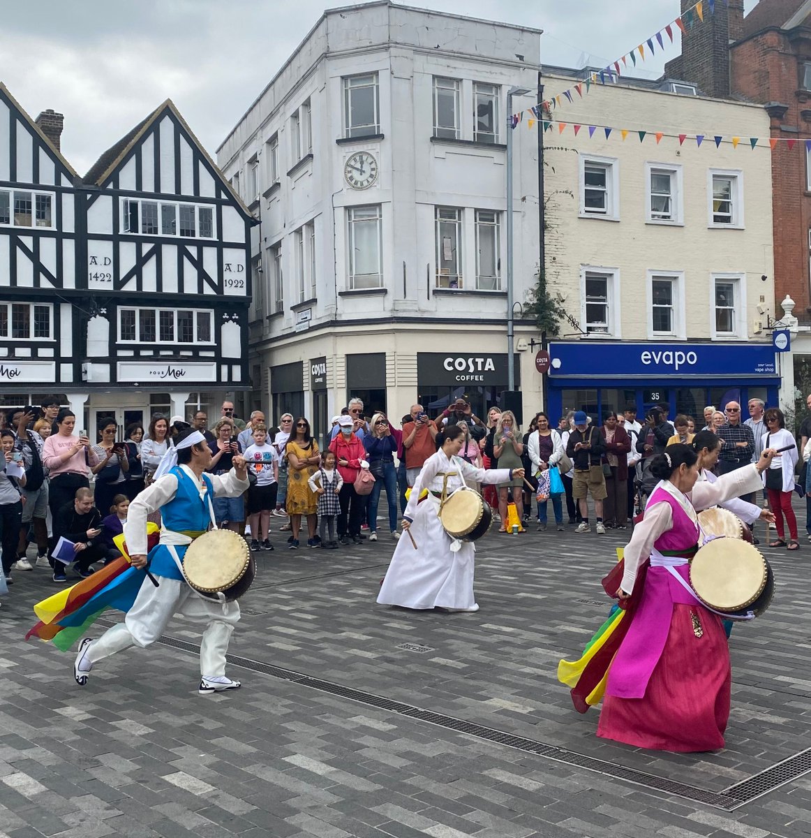 📸 Did you take any photographs at the Kingston 2025 launch? This year Capture Kingston is all about capturing moments of celebrations across the borough. Enter our photography competition here: bit.ly/3N9H4xn 🎉