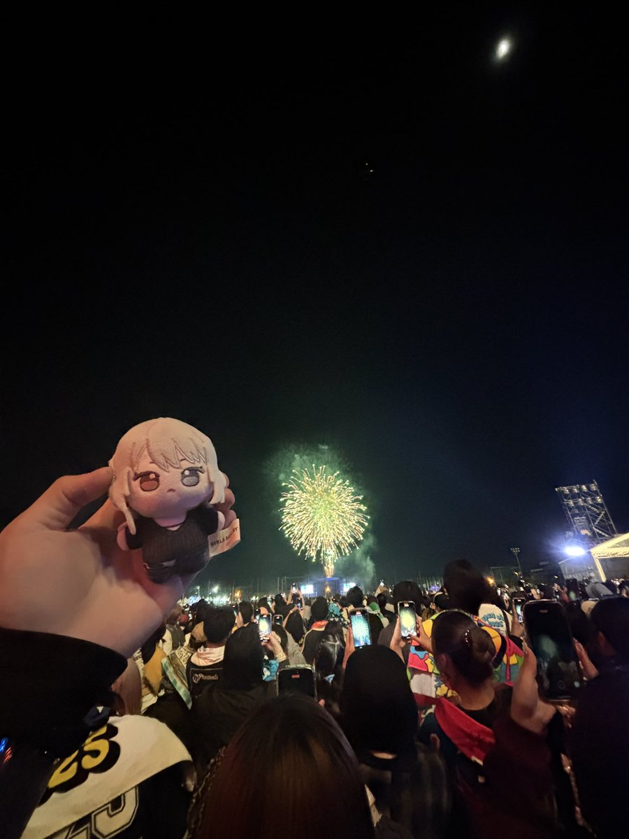 kuro_8230's tweet photo. 遅ればせながら #JJ2025 にて出演していた #EastOfEden のロックなバンド性に1人のトゲファンが心震わされ、Ayasa氏に脳を焼かれた記録をここに記す(ALTに感想)
マジで最高のガールズバンドなのでおすすめです✊🔥個人的にフェスでもやってた「Red Line」めちゃよきです👍
#EOE #JAPNJAM https://t.co/4VzApQplIE