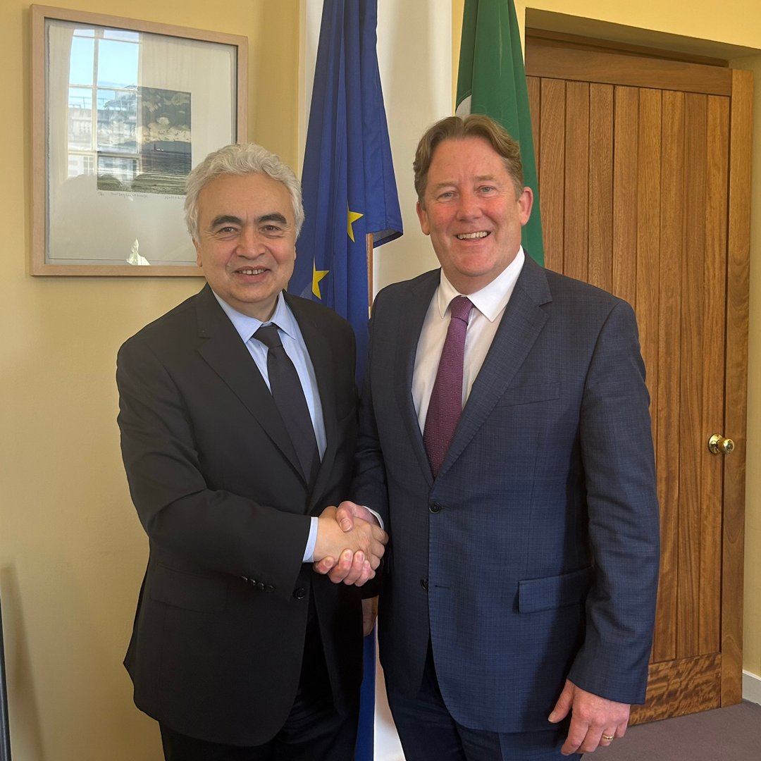 Fatih Birol (@fbirol) on Twitter photo Pleasure to meet with Irish Minister for Climate, Environment and Energy <a href="/DarraghOBrienTD/">Darragh O'Brien</a> in Dublin
We discussed 🇮🇪’s energy priorities, including the critical importance of electricity security amid the rise of AI and advancing a people-centred clean energy transition Pleasure to meet with Irish Minister for Climate, Environment and Energy <a href="/DarraghOBrienTD/">Darragh O'Brien</a> in Dublin
We discussed 🇮🇪’s energy priorities, including the critical importance of electricity security amid the rise of AI and advancing a people-centred clean energy transition