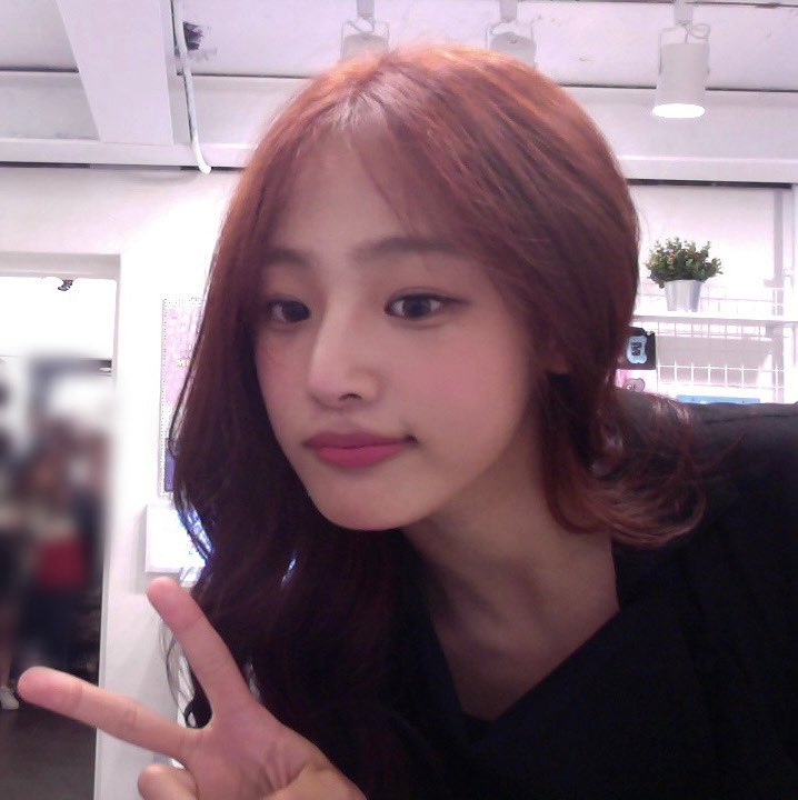iminlove_mj's tweet photo. ≻───── ⋆☾ ʕ •̅ ᴥ •̅ ʔ ☽⋆ ─────≺  

ʕっ•ﻌ•ʔっ     
곰무원 근무일지를 찾아주셔서 감사합니다.
민지의 생일을 축하하는 마음과 목적이 가장
컸지만, 버니즈분들이 민지의 생일 주간과 연휴를 행복하게 보내시길 하는 바람으로 카페를 연 이유도 무척 큽니다.
그런 제 마음이 닿았다면 더할 나위 없이 감사할 따름입니다.
처음으로 열어본 생일카페라 미숙한 점도 많았지만, 버니즈분들 덕분에 후회없이 따뜻하고 소중하게 보낼 수 있었습니다.

오늘 지구가 도는 이유도 민지를 위한 하루인 만큼 버니즈분들도 이 하루가 기분 좋게 기억되시면 좋겠습니다!
방문해주시고 민지의 생일을 함께 축하해주셔서 감사합니다.