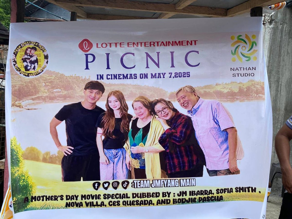 _jmfyangmain's tweet photo. HAPPENING NOW :
Celebrating PICNIC's success with 200 flowers &amp; 200 Cornettos for Mauban &amp; Mandaluyong moms Today🌷!

 A sweet tribute  plus a promotion of PICNIC &amp; Jm Ibarra’s Cornetto endorsement!💛

WILL UPLOAD MORE UPDATE LATER✨

#JMFyangMain https://t.co/N4xIE6VPUZ