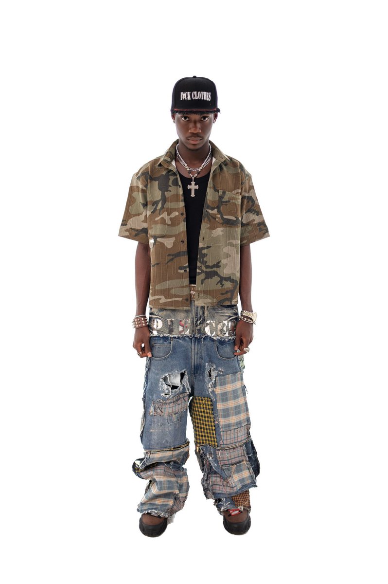 _bleedingtulips's tweet photo. F**k Clothes, 2025 https://t.co/WMHwTPOloD