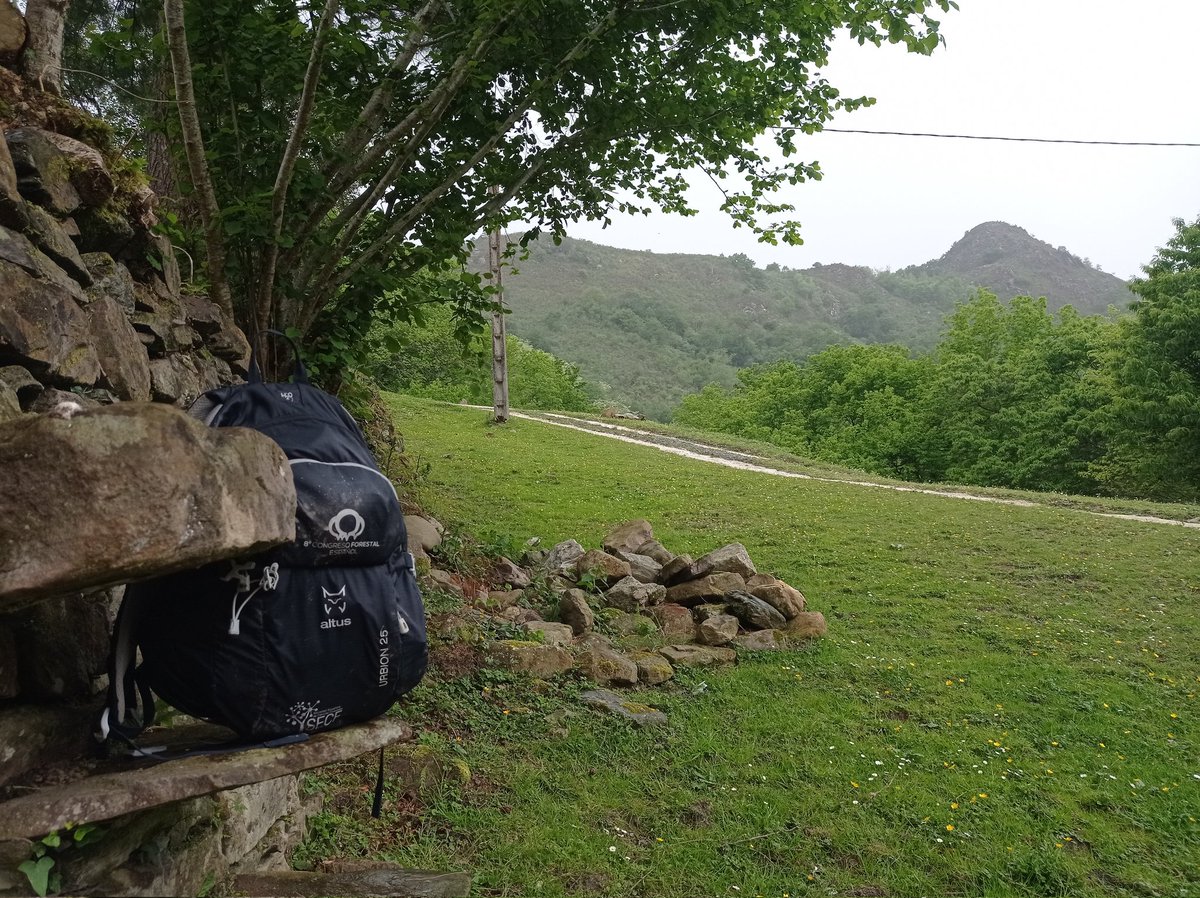 #mochilasviajerasCFE bajo la lluvia en Urdax (Navarra)