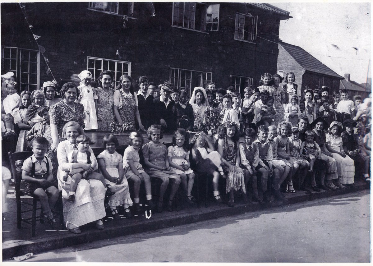 Thanks to <a href="/bristolarchives/">Bristol Archives</a> for this image from Shirehampton celebrating #VEday back in 1945.

For any school children wanting to find out more about life in #Bristol during the war, there are educational and immersive sessions at <a href="/mshed/">mshed</a> until July: 
orlo.uk/2aUHi

#VE80