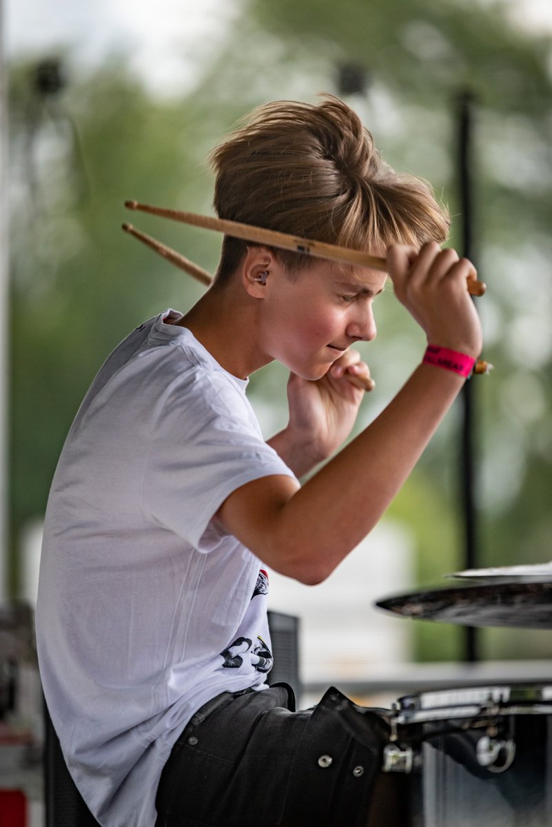 JamieLedwith's tweet image. Action shots! A young band from @NewburyAleFest a few years ago

#musicfestival #photographer