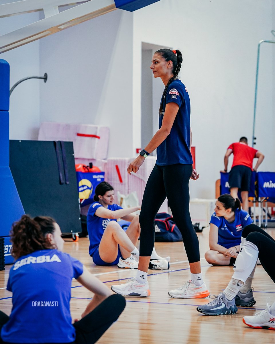 The first steps to becoming a volleyball Coach... 📉📊📈✨⚙️🏐

📸 <a href="/draganastj/">Dragana</a>