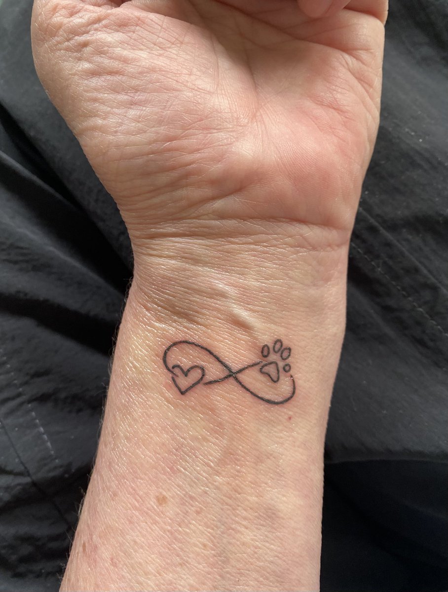 For our boy. I love it! 🐶♾️🐾❤️
#eric❤️ #infinity #btposse