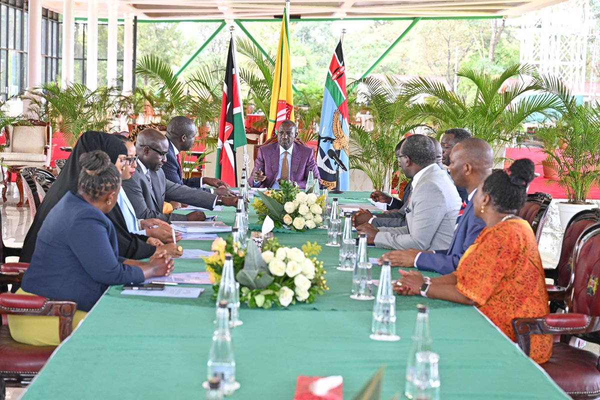 Handing over Selection Panel report to HE at the end of recruitment process which I led by God's guidance. We are truly grateful to God for the grace to go through the whole process.

facebook.com/share/p/1AKZxQ…