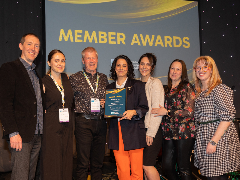 🏆 Our Teenage and Young Adult Cancer team have been named Team of the Year at the national <a href="/cclguk/">CCLG</a> Awards.

The honour recognises the outstanding care and support the team provide to teenagers and young adult cancer patients ✨

🔗sth.nhs.uk/news/2025/05/0…  

#TYACancer #IND2025
