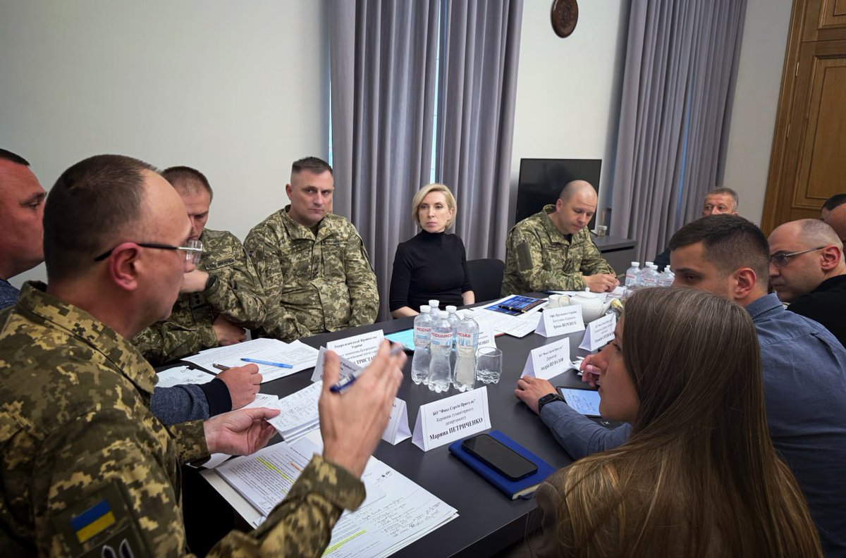 Окуительные перспективы у тех кто не успел покинуть этот концлагерь. 

         ❗️ВСІХ українців готуватимуть до збройного спротиву ворогу, – Верещук.
Відповідні законопроекти будуть зареєстровані у травні.