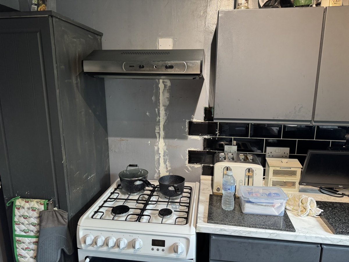 Geoffrey Austin tweet media