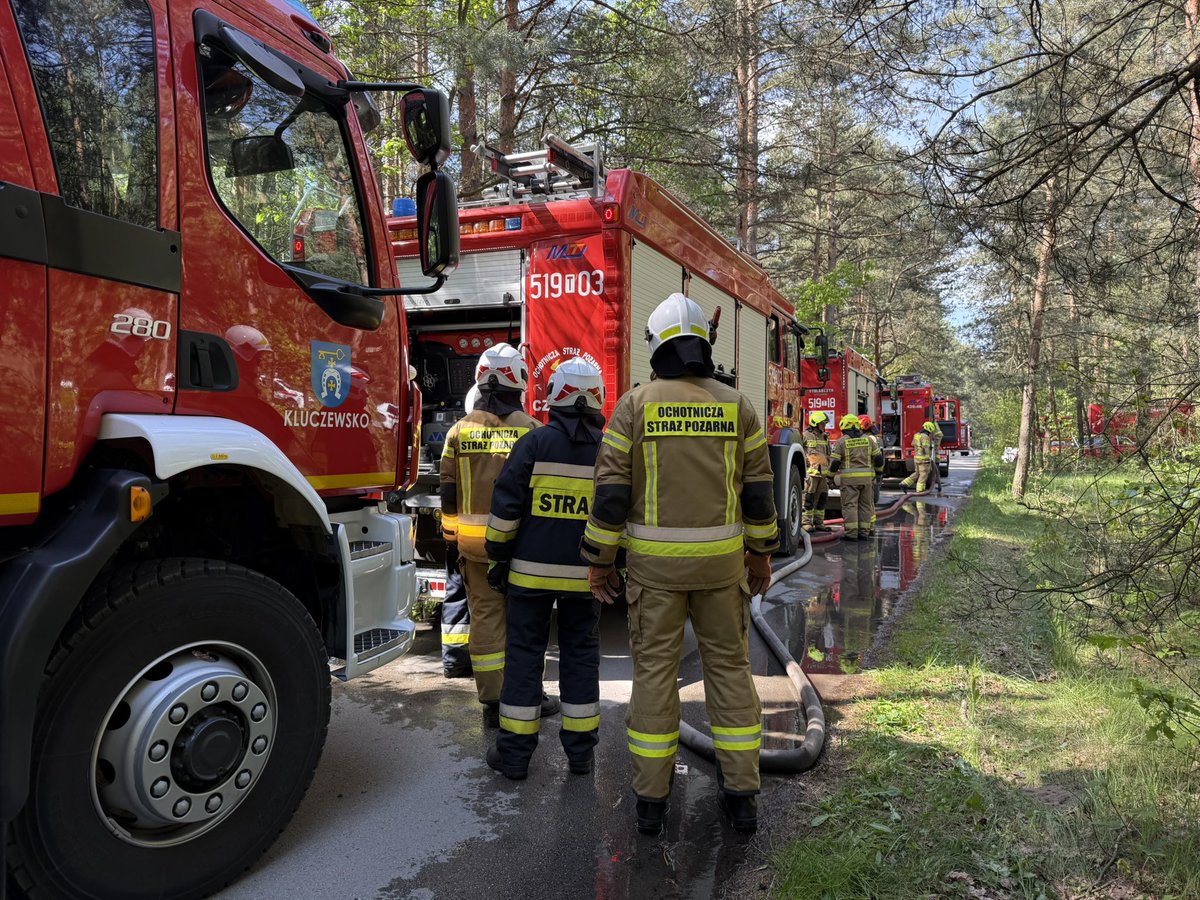 🚒 Na terenie gminy Sędziszów (pow. jędrzejowski) trwają wojewódzkie ćwiczenia ratownicze GASPOL 2025. 
🔥 W manewrach udział bierze ponad 210 strażaków z terenu woj. świętokrzyskiego oraz ok. 40 osób z innych służb.

📸 st. str. Agnieszka Wardecka, st. str. Arkadiusz Sosnowski