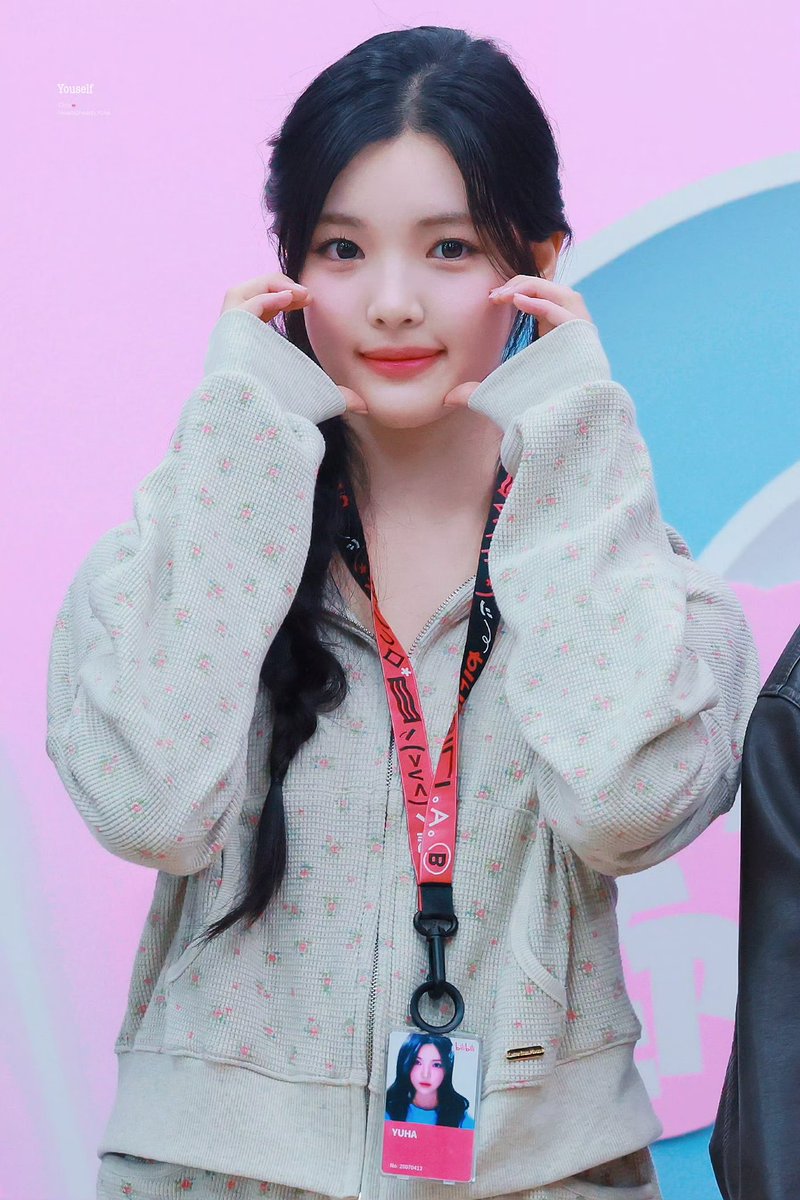 youself_0412's tweet photo. 250407

#yuha #유하 
#하츠투하츠  #Hearts2Hearts https://t.co/3sT5l9xzhg