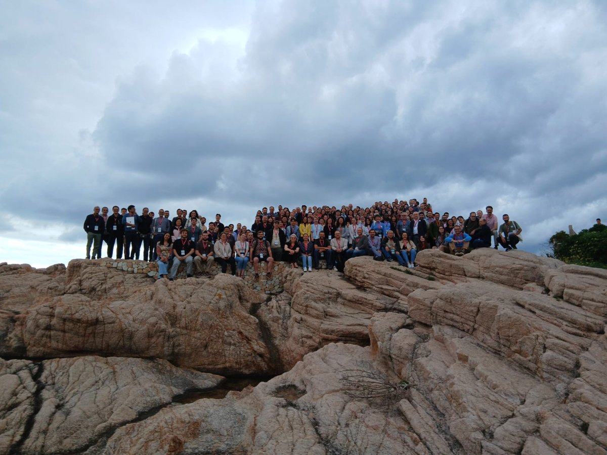 cragenomica's tweet photo. 🌱 Ahir es va inaugurar la 12a edició del congrés Rosaceae a Sant Feliu de Guíxols!

Organitzat per investigadors @irtacat al CRAG, durarà fins al 9 de maig i reunirà 200 experts en genòmica de plantes rosàcies per afrontar els grans reptes globals 🍑🍓

#RGC12 https://t.co/vIomDvtUsK