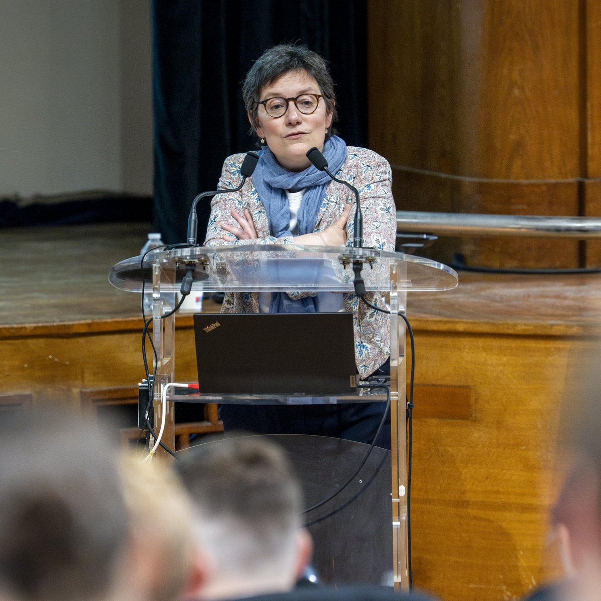 ECArmees's tweet photo. Conférence de clôture de l’unité d’enseignement droit par Madame Laurence Marion, directrice des affaires juridiques du @Armees_Gouv 

https://t.co/VF5l04Liy9 https://t.co/P9dF8rferh