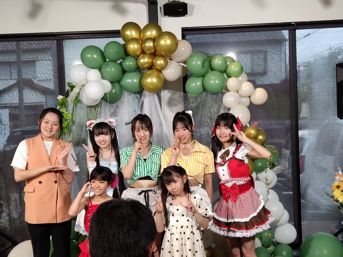 boushitasuki's tweet photo. こんばんは🌃
#ICHICAFE 
#JOYfes 
#集合写真 
#今町まゆう ちゃん
#山本結月 ちゃん
#聖那 ちゃん
#りと ちゃん
#岡山歌っ子すずちゃん 🌻
#ちの ちゃん
#ももにゃん 🍑😸
ステージ⑦ https://t.co/2xw3PwN5mk