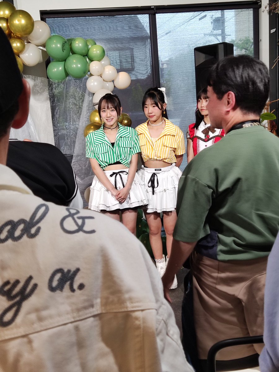 boushitasuki's tweet photo. こんばんは🌃
#ICHICAFE 
#JOYfes 
#集合写真 
#今町まゆう ちゃん
#山本結月 ちゃん
#聖那 ちゃん
#りと ちゃん
#岡山歌っ子すずちゃん 🌻
#ちの ちゃん
#ももにゃん 🍑😸
ステージ⑦ https://t.co/2xw3PwN5mk