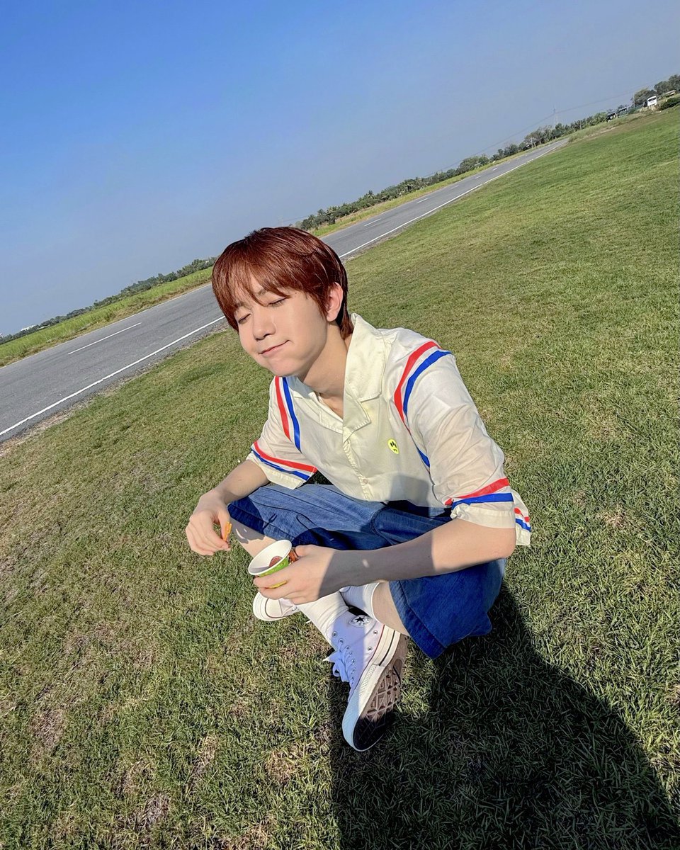nom nom (๑>◡<๑)

#료 #リョウ #RYO