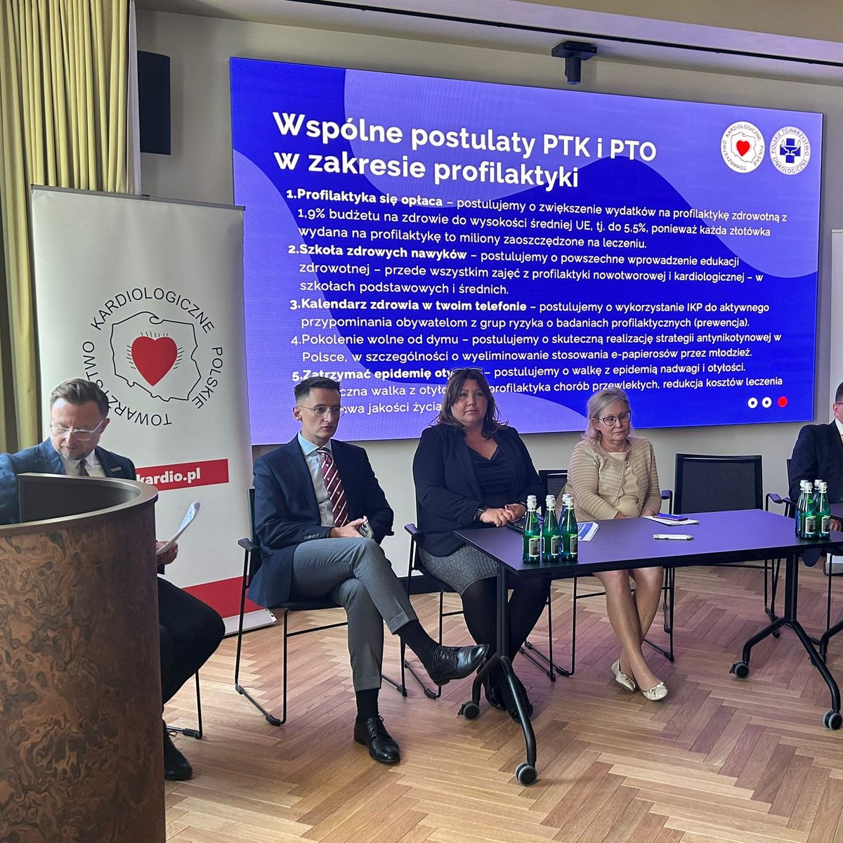 medicalpress.pl (@medicalpresspl) on Twitter photo - Nie dawajmy się wprowadzić w dyskusję co lepsze - tytoń czy elektroniki - to walka pomiędzy koncernami - a my nie rekomendujemy żadnych, wszystkie są szkodliwe - mówi prof. <a href="/PawelKoczkodaj/">Pawel Koczkodaj</a> z <a href="/NIO_PIB/">Narodowy Instytut Onkologii, Warszawa</a>
#nikotynizm #profilaktyka - Nie dawajmy się wprowadzić w dyskusję co lepsze - tytoń czy elektroniki - to walka pomiędzy koncernami - a my nie rekomendujemy żadnych, wszystkie są szkodliwe - mówi prof. <a href="/PawelKoczkodaj/">Pawel Koczkodaj</a> z <a href="/NIO_PIB/">Narodowy Instytut Onkologii, Warszawa</a>
#nikotynizm #profilaktyka