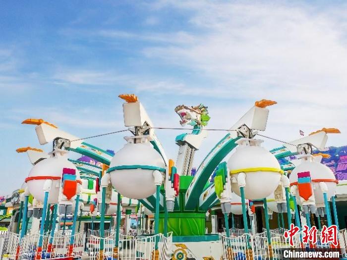 Merlin Entertainments announced Wednesday that the LEGOLAND Shanghai Resort will officially open to the public on July 5. Upon opening, it will be the largest LEGOLAND park globally, according to an official statement from the company and local media outlet "Shanghai