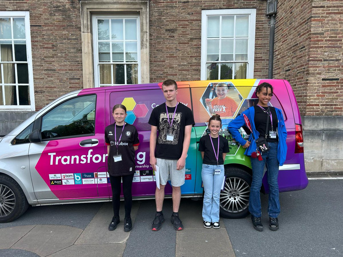 Last night, our 4 shortlisted finalists attended the BYHA Nominee reception at City Hall! 🙌

We wish Alicia, Iris, Joseph and Mayan the best of luck at the Bristol Young Heroes Awards on Friday 4th July! 🎊

Find out more about their experience here⬇️

youngbristol.com/news-article/b…