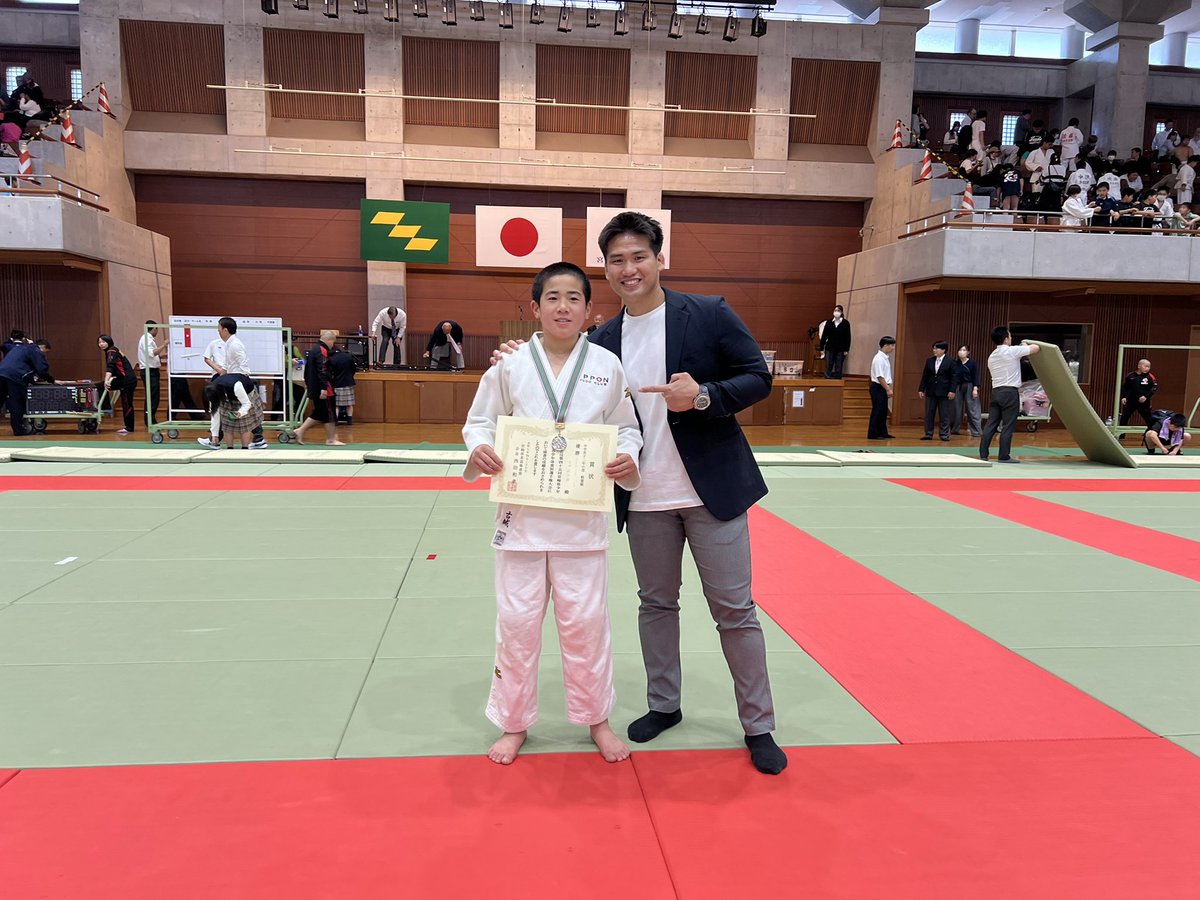 先日、宮崎県学年別体重別選手権が行われた。昨年まで大会に出るたびに一回戦、二回戦で敗退が続いていましたがこの大会で優勝する事ができました。これをきっかけに自分の能力をもっと高めていき上を目指してほしいです。

#努力
#練習は裏切らない