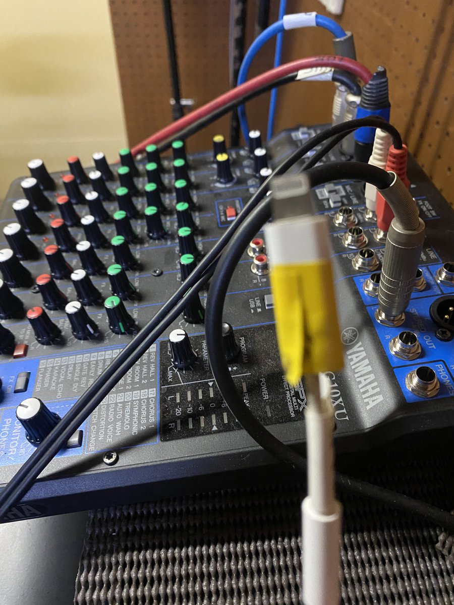 🎸サツキスタジオ営業中🎹
《音楽スタジオです》

・AM10:00〜 
🥁バンド練習、1名での練習可
🔴中高生割引
🚙駐車場🈶（各部屋1〜2台） 

ミニジャックとの変換アダプターあり、
携帯📱から曲を流しながら練習できます

📞097-533-1693 
🏠大分市金池町2-13-17

#サツキスタジオ
#大分音楽館