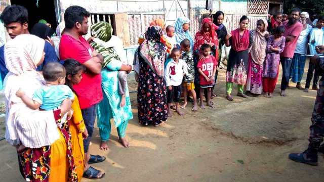 ⚠️Border Guard Bangladesh (BGB) arrests 66 Indian nationals for illegally crossing into Bangladesh. Detained early Wednesday in Matiranga and Panchhari. Allegedly flown in and aided by Indian BSF. All speak Bengali.

Bangladesh plans rapid pushback