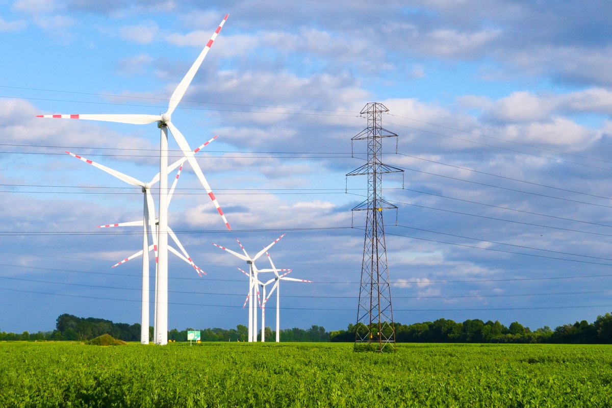 🌿Nowe możliwości dla wytwórców #OZE! #Energa Operator wychodzi naprzeciw potrzebom rynku i umożliwia przyłączenie źródeł odnawialnych także na zasadach komercyjnych. Więcej ➡️ bit.ly/4500I8y #EnergaWłączaPrzyszłość