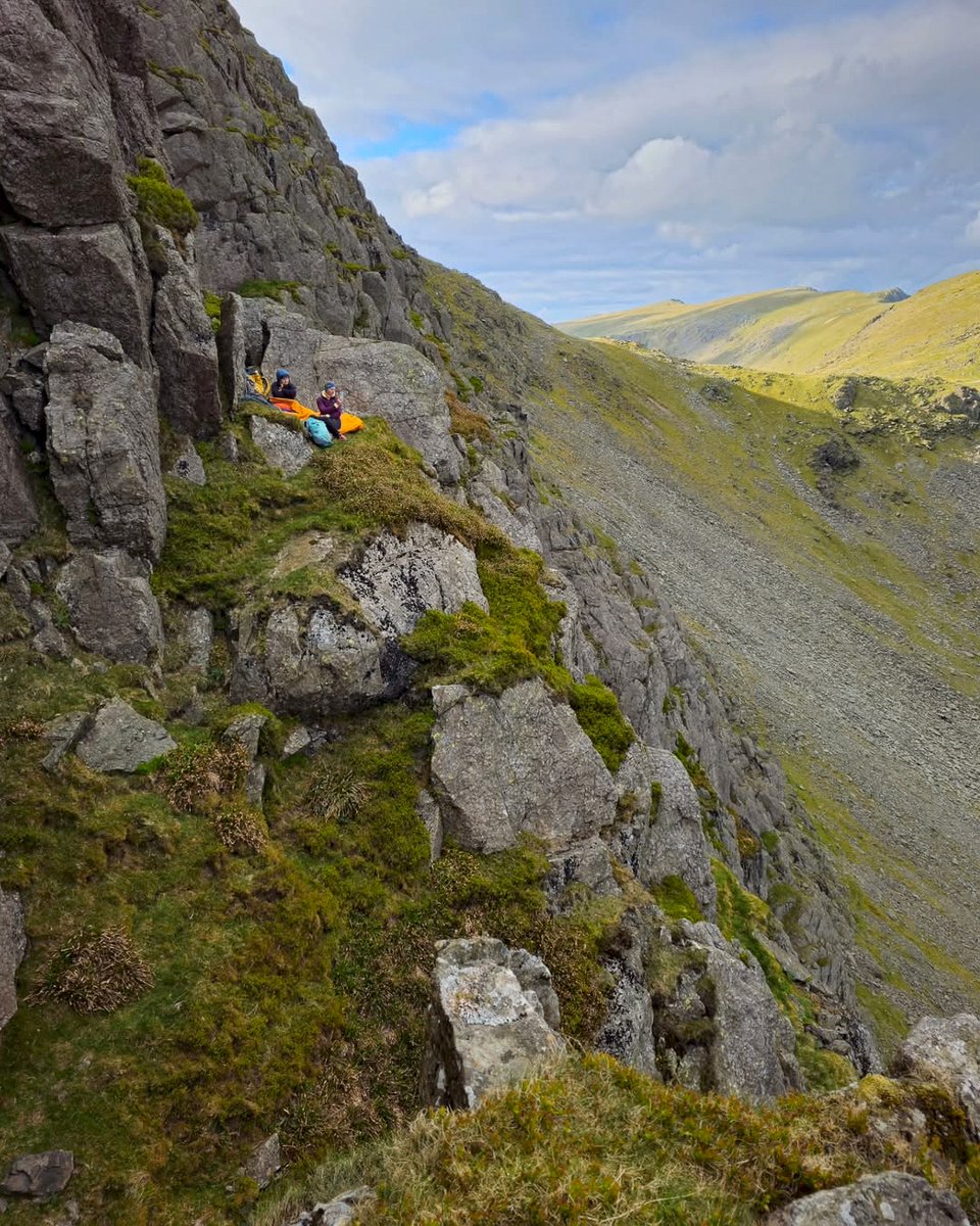 This year's Rick Allen Skills Award kicked off last weekend with a training meet in the #LakeDistrict.

Award recipients mixed taught sessions with putting skills into practice and had a dry run at a mid-route alpine bivi.

More on the RASA here ➡️ tinyurl.com/v8sdhr4c