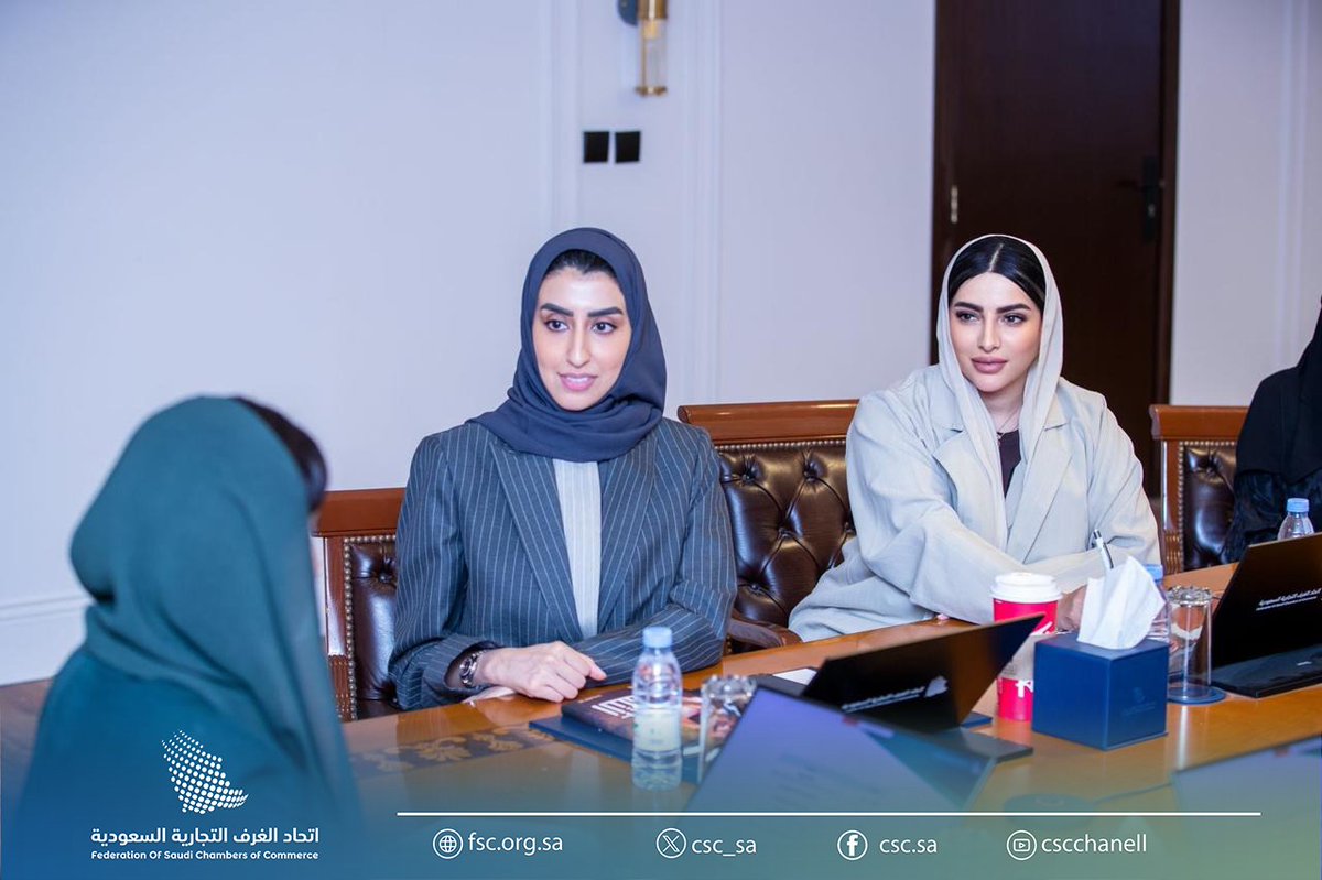 المجلس التنسيقي لتمكين المرأة برئاسة أ.آلاء أبوحمامة
يناقش الخطة الاستراتيجية للمجلس وتوجهاته ومبادراته للمرحلة المقبلة
وذلك في إطار تحويل المجلس إلى كيان مؤثر في تطوير 
سياسات التمكين الاقتصادي للمرأة السعودية
#اتحاد_الغرف_السعودية