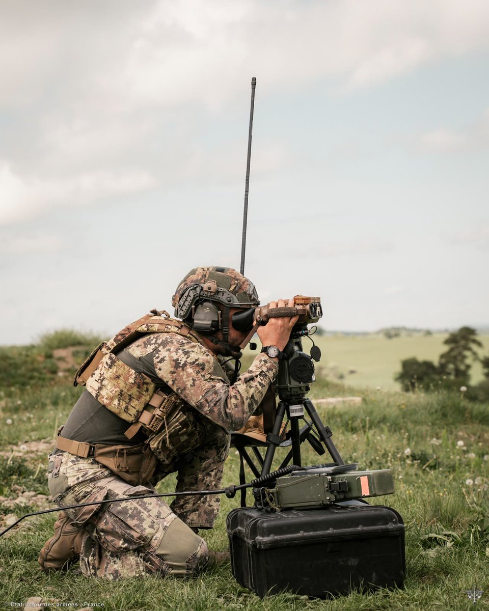 NATOBGRomania's tweet image. 📍#DASP25 Interoperability &amp;amp; effectiveness on target!

🇮🇹 &amp;amp; 🇫🇷 artillerymen drill together on drones used to acquire data of targets &amp;amp; call for artillery fire.

Dacian Spring 25 aims to strengthen readiness &amp;amp; cohesion among @NATO allies on the Eastern Flank of 🇪🇺.