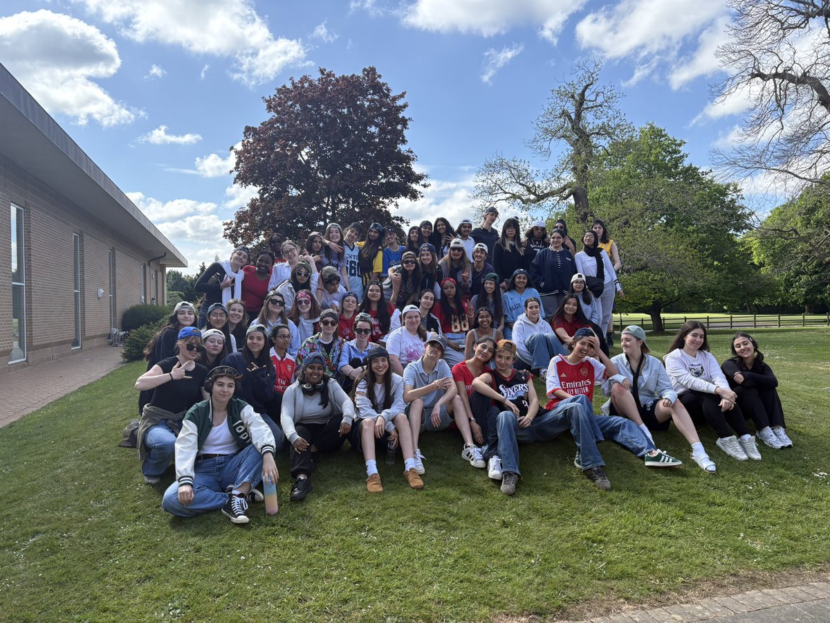 A final farewell to our Year 13’s in their last PE lesson. We wish them all the best of luck with their exams.