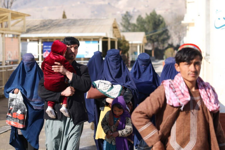 Health Policy Watch - Global Health News Reporting (@healthpolicyw) on Twitter photo Desperate Afghans Resort to Holy Men and Shrines as Aid Cuts Affect Medicine Supplies
Asking a critical question for the international community: where does the moral responsibility of the global healthcare system begin – and end?
✍️<a href="/manija_mirzaie/">Manija Mirzaie</a>
📰➡️healthpolicy-watch.news/desperate-afgh… Desperate Afghans Resort to Holy Men and Shrines as Aid Cuts Affect Medicine Supplies
Asking a critical question for the international community: where does the moral responsibility of the global healthcare system begin – and end?
✍️<a href="/manija_mirzaie/">Manija Mirzaie</a>
📰➡️healthpolicy-watch.news/desperate-afgh…