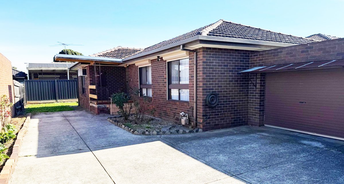 BarryPlantThom's tweet image. Looking for a well-located #first home, #downsizer or #propertyinvestment in the north of #Melbourne? Be sure to check out this 3-bedroom home in #Thomastown. Full details at:  bit.ly/4d5yQ55 
#realestate #homeforsale