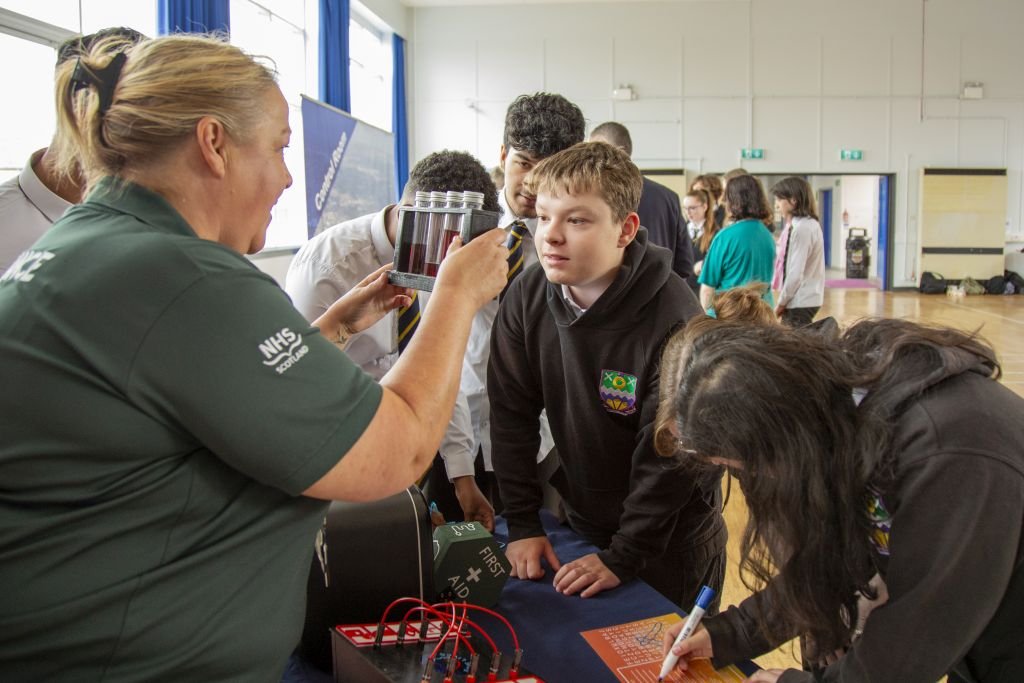 The Association of Ambulance Chief Executives (@aace_org) on Twitter photo This is great!💚
Over 1200 high school students have increased their knowledge & confidence in responding to medical emergencies as a direct result of <a href="/Scotambservice/">Scottish Ambulance</a>'s groundbreaking Young Minds Save Lives pilot programme!
emergencyservicestimes.com/2025/05/07/sch…
#CPR #defibs #wounds #cardiac This is great!💚
Over 1200 high school students have increased their knowledge & confidence in responding to medical emergencies as a direct result of <a href="/Scotambservice/">Scottish Ambulance</a>'s groundbreaking Young Minds Save Lives pilot programme!
emergencyservicestimes.com/2025/05/07/sch…
#CPR #defibs #wounds #cardiac