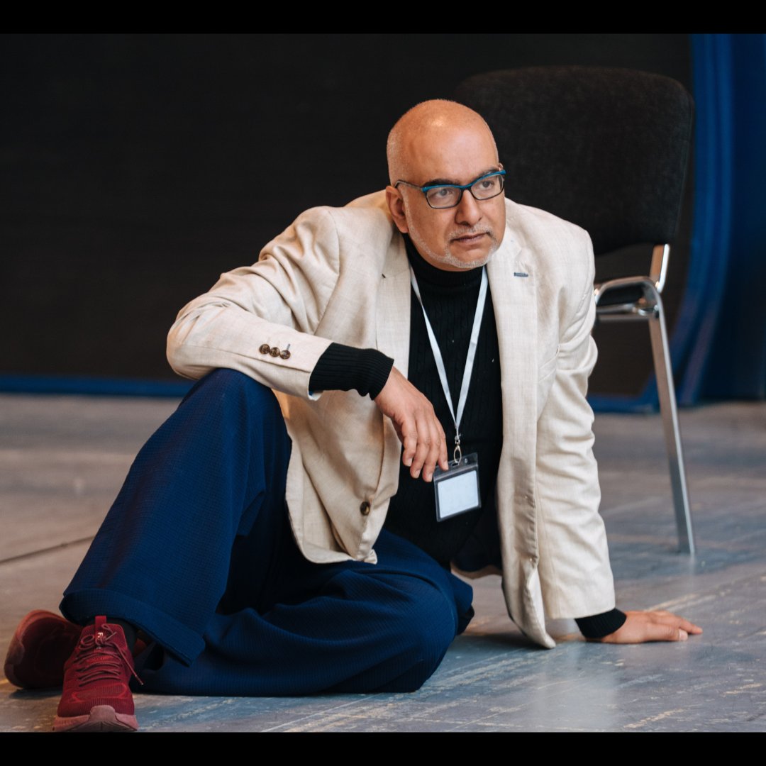 The Rep (@birminghamrep) on Twitter photo Take a sneak peek inside the Marriage Material Rehearsal Room! 👀
This fantastic company will be exploring 3 generations, 2 love stories and 1 family secret in Gurpreet Kaur Bhatti's adaptation of <a href="/Sathnam/">Sathnam Sanghera</a> Sanghera's beloved novel! 📚 Directed by our very own Associate Director Take a sneak peek inside the Marriage Material Rehearsal Room! 👀
This fantastic company will be exploring 3 generations, 2 love stories and 1 family secret in Gurpreet Kaur Bhatti's adaptation of <a href="/Sathnam/">Sathnam Sanghera</a> Sanghera's beloved novel! 📚 Directed by our very own Associate Director