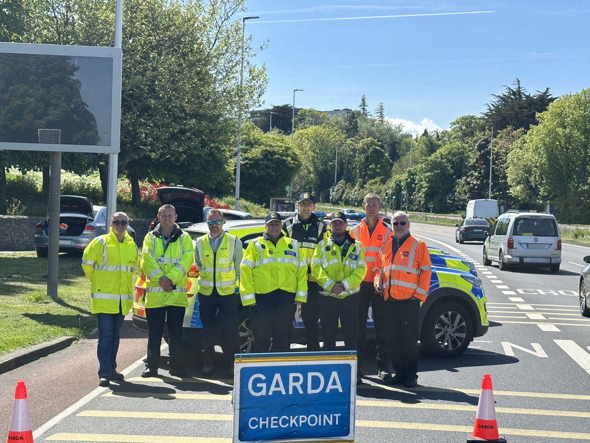 An Garda Síochána (@gardatraffic) on Twitter photo We carried out a Multi-Agency checkpoint with the <a href="/RSAIreland/">RSA Ireland</a> and the <a href="/dlrcc/">Dún Laoghaire-Rathdown County Council</a> yesterday in Stillorgan, Co. Dublin.
During the course of the checkpoint eleven HGVs were examined and six major defects were found, while one driver was issued a FCPN for not wearing their seatbelt. We carried out a Multi-Agency checkpoint with the <a href="/RSAIreland/">RSA Ireland</a> and the <a href="/dlrcc/">Dún Laoghaire-Rathdown County Council</a> yesterday in Stillorgan, Co. Dublin.
During the course of the checkpoint eleven HGVs were examined and six major defects were found, while one driver was issued a FCPN for not wearing their seatbelt.