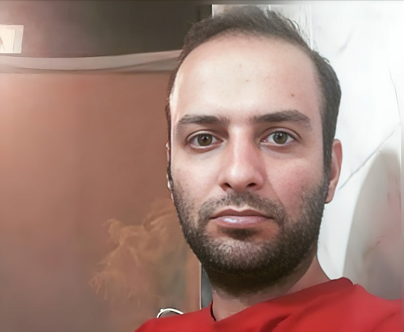 samally358's tweet photo. 📣 صدور حکم اعدام برای پیمان فرح‌آور،شاعر گیلانی
 
🔺پیمان فرح‌آور شاعر و زندانی سیاسی اهل گیلان،در حالیکه از حق داشتن وکیل محروم بود،توسط دادگاه انقلاب رشت به ریاست قاضی احمد درویش‌گفتار به اتهام«بغی»و«محاربه»به اعدام  محکوم شد.
#نه_به_اعدام 
#زندانیان_سیاسی_را_آزاد_کنید https://t.co/H7Yh1srRjT