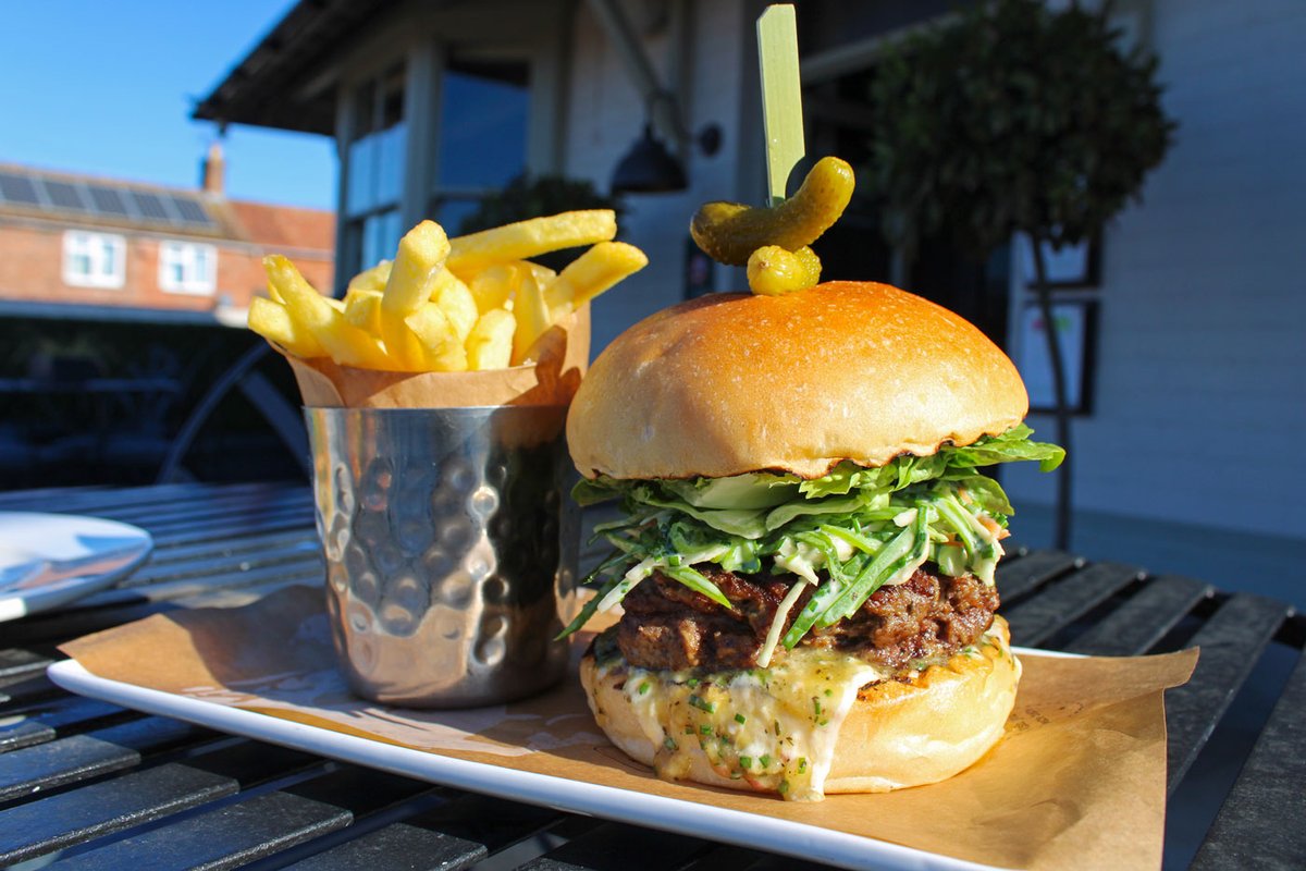 BottleGlassPub's tweet image. Indulge in your B&G favourites for less with our new weekly offers!β¨
π₯© Steak Special | Every Wednesday
π B&G Burger Club | Every Thursday
π Fish & Chip Fryay | Every Friday
Which one are you choosing? π
Book now π΄ bit.ly/3ke9bgX